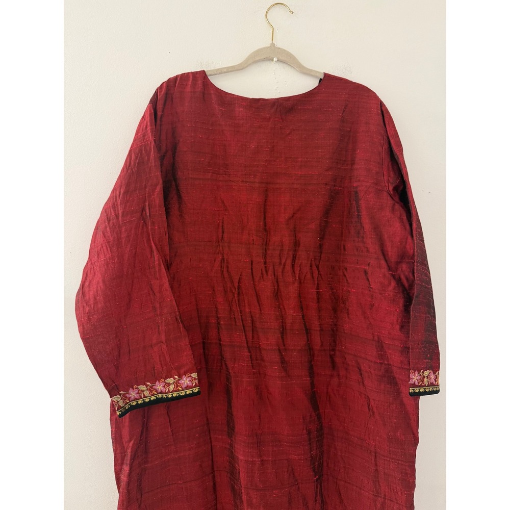 Smithsonian Institution Women's Red Embroidered Tunic Top Size Large Bohemian - Picture 6 of 6